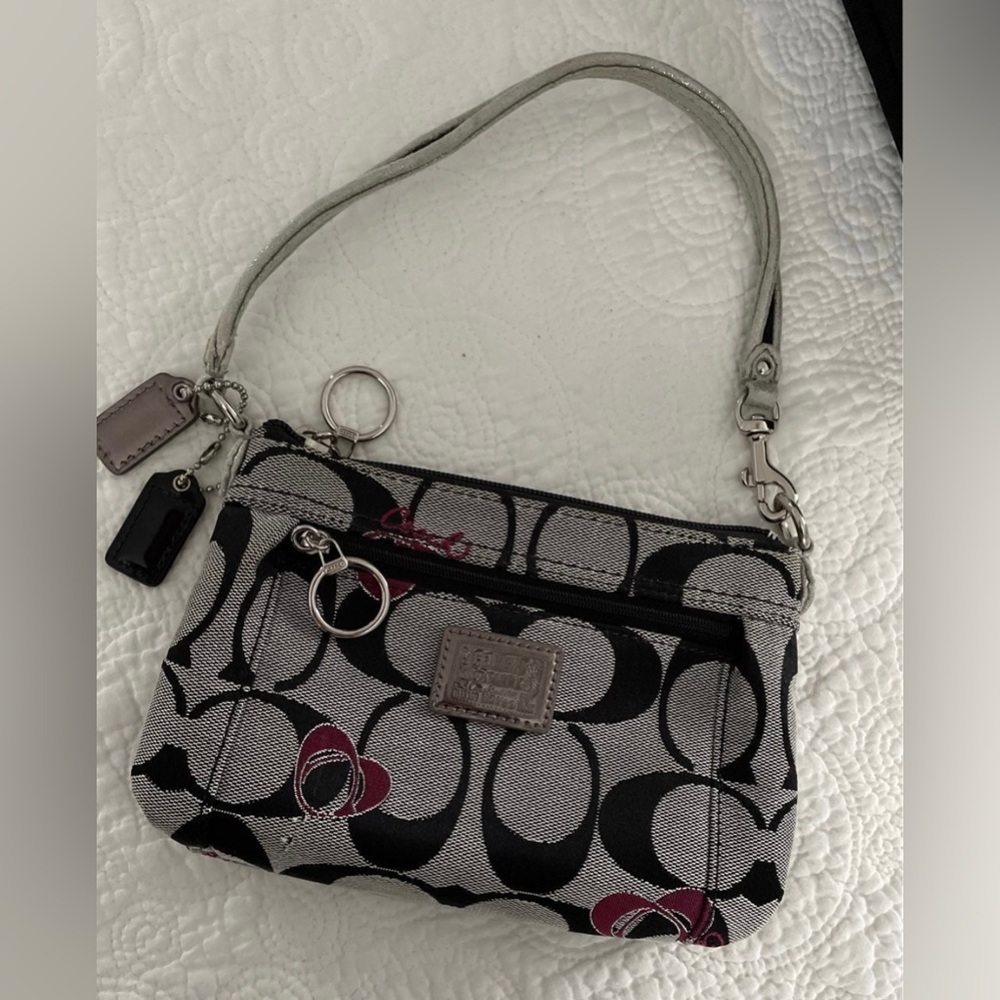 Coach Poppy Wristlet